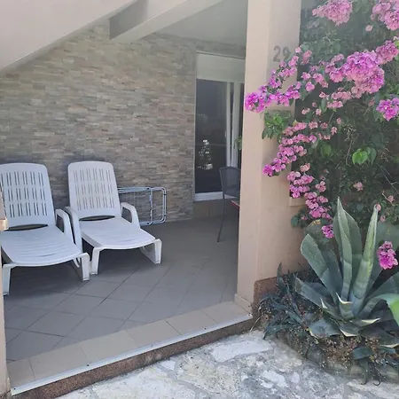 Mate Апартаменты Вир